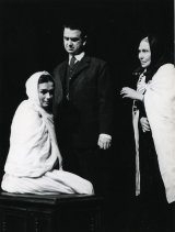 Eva Kristinová (Eva), Gustáv Valach (Ondrej), Oľga Borodáčová Országhová (Matka); zdroj: archív Divadelného ústavu