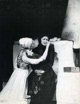 
Judita Vicianová (Eva), Hana Grissová (Matka); zdroj: archív Divadelného ústavu

