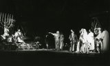 Sediaci Hana Meličková (Herodias), Viliam Záborský (Herodes), v strede Oľga Borodáčová Országhová (Tamar); zdroj: archív Divadelného ústavu