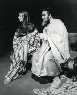 Mária Kráľovičová (Salome), Viliam Záboský (Herodes); zdroj: archív Divadelného ústavu
