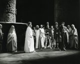 V popredí Gustáv Valach (Manahen), Ladislav Chudík (Jochanan); zdroj: archív Divadelného ústavu