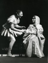 Ladislav Chudík (Herodes), Emília Vášáryová (Salome); foto Anton Šmotlák, zdroj: archív Divadelného ústavu