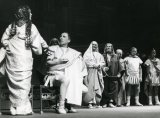 V popredí Mária Prechovská (Herodias), Ladislav Chudík (Herodes); foto Anton Šmotlák, zdroj: archív Divadelného ústavu